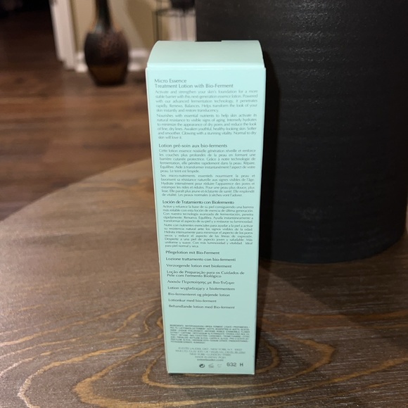 Estée Lauder Micro Essence Treatment Lotion With Bio-Ferment - Picture 3 of 3